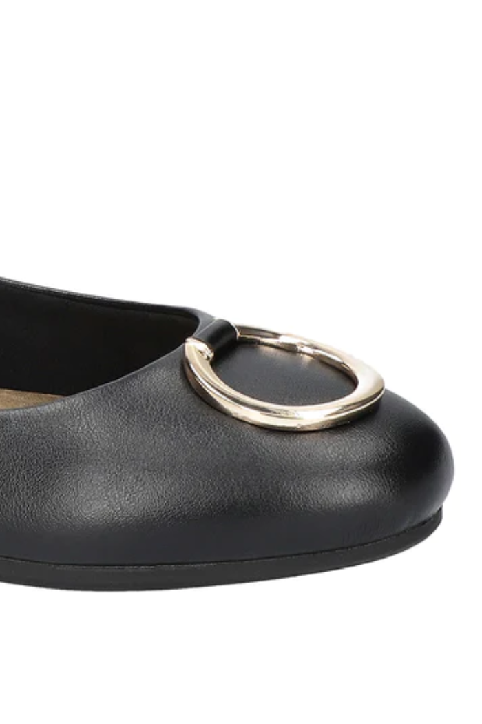 Easy Street Dia Ballet Flats