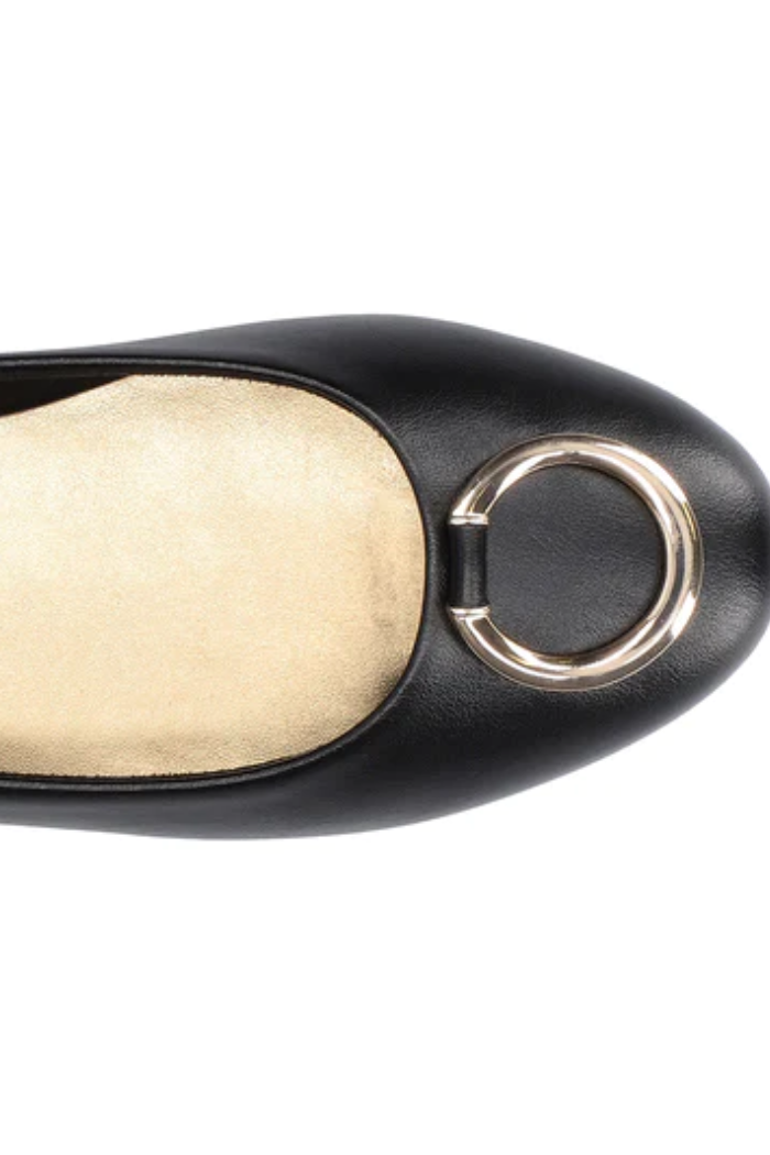 Easy Street Dia Ballet Flats