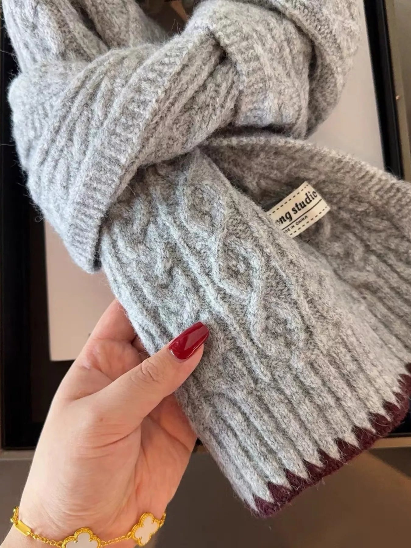 Cozy Knitted Cable-Knit Scarf with Contrast Trim