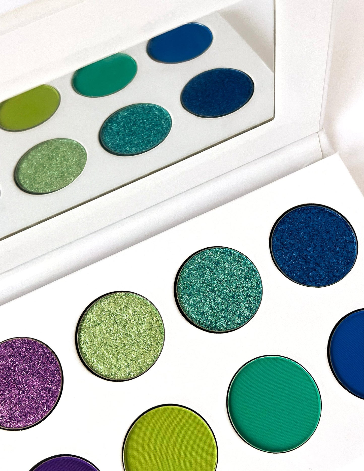 Ashunta Sheriff Beauty Mermaid Fantasy Matte & Shimmer Palette