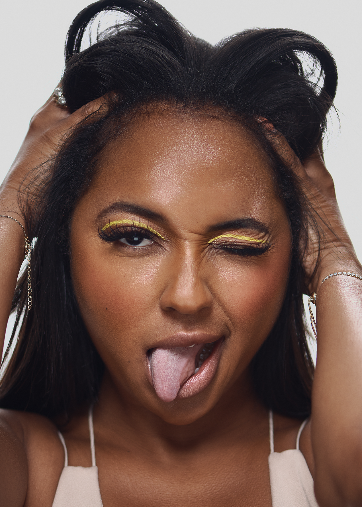 Ashunta Sheriff Beauty UV Vegan Paint Liners