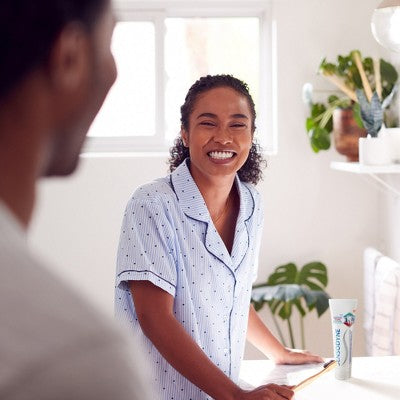 Sensodyne Sensitivity Gum and Enamel Mint Toothpaste 2.3oz//2pk - Imperfect box