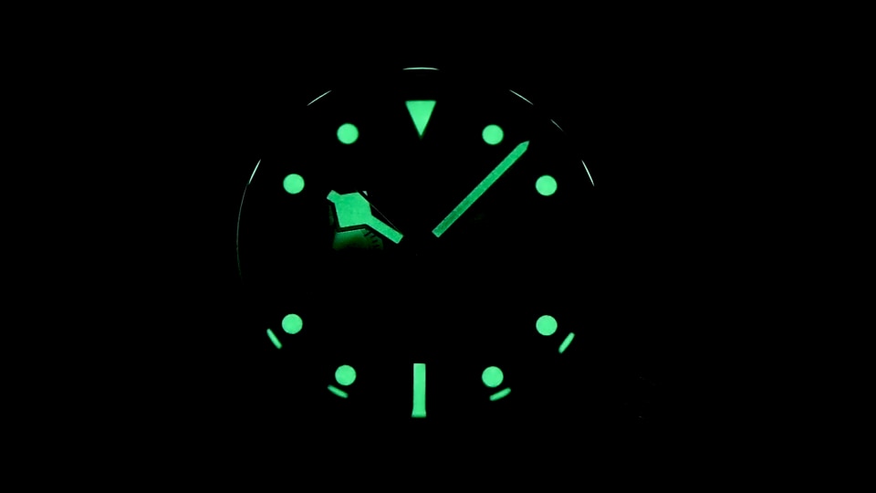 Elevate Your Style: Unveiling the 2023 New BB Panda Retro Sport Chronograph Luxury Quartz Watch for Men with Sapphire Mirror and 10Bar Waterproof Design