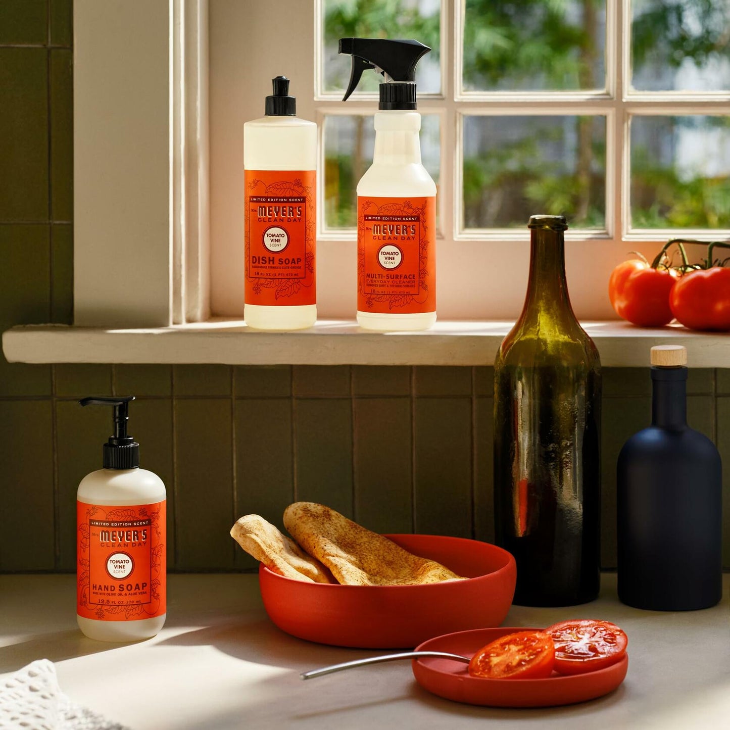 MRS. MEYER'S CLEAN DAY Liquid Hand Soap Tomato Vine Scent 12.5oz Red