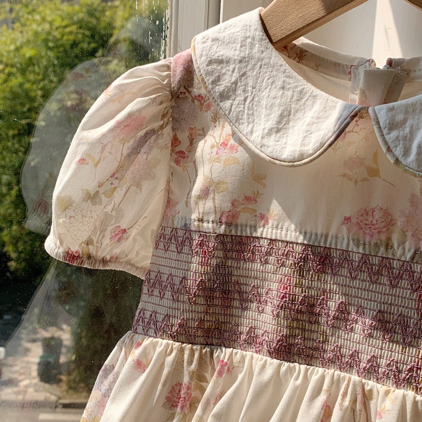 Summer Arrival Floral Pattern Short Sleeves Peter Pan Collar Dress for Stylish Girls