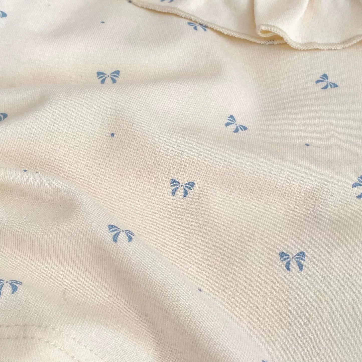 Spring and Autumn Baby Kids Girls Butterfly-bows Pattern Long Sleeves Beige Top and Sleeveless Onesies Overalls Clothing Set