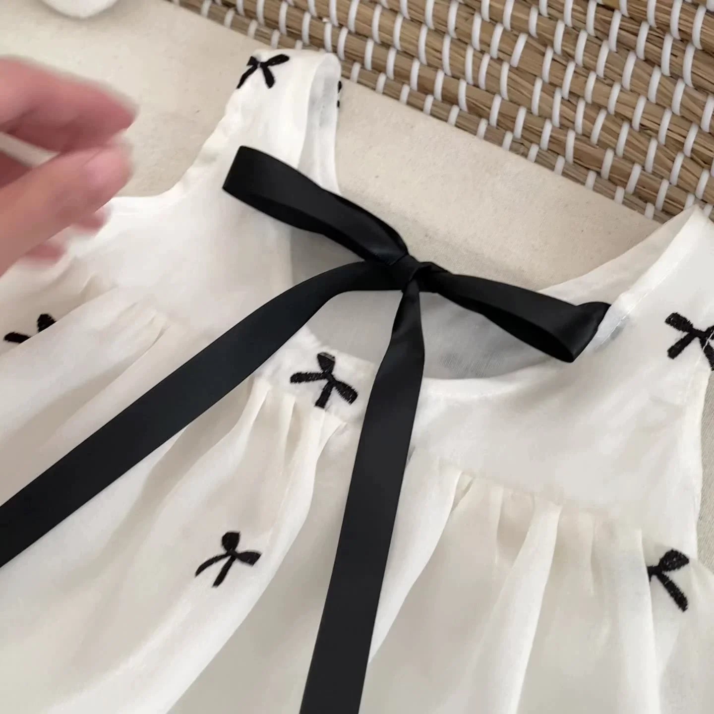 Summer Baby Kids Girls Butterfly-bows Pattern Sleeveless Top and Plain Shorts Clothing Set