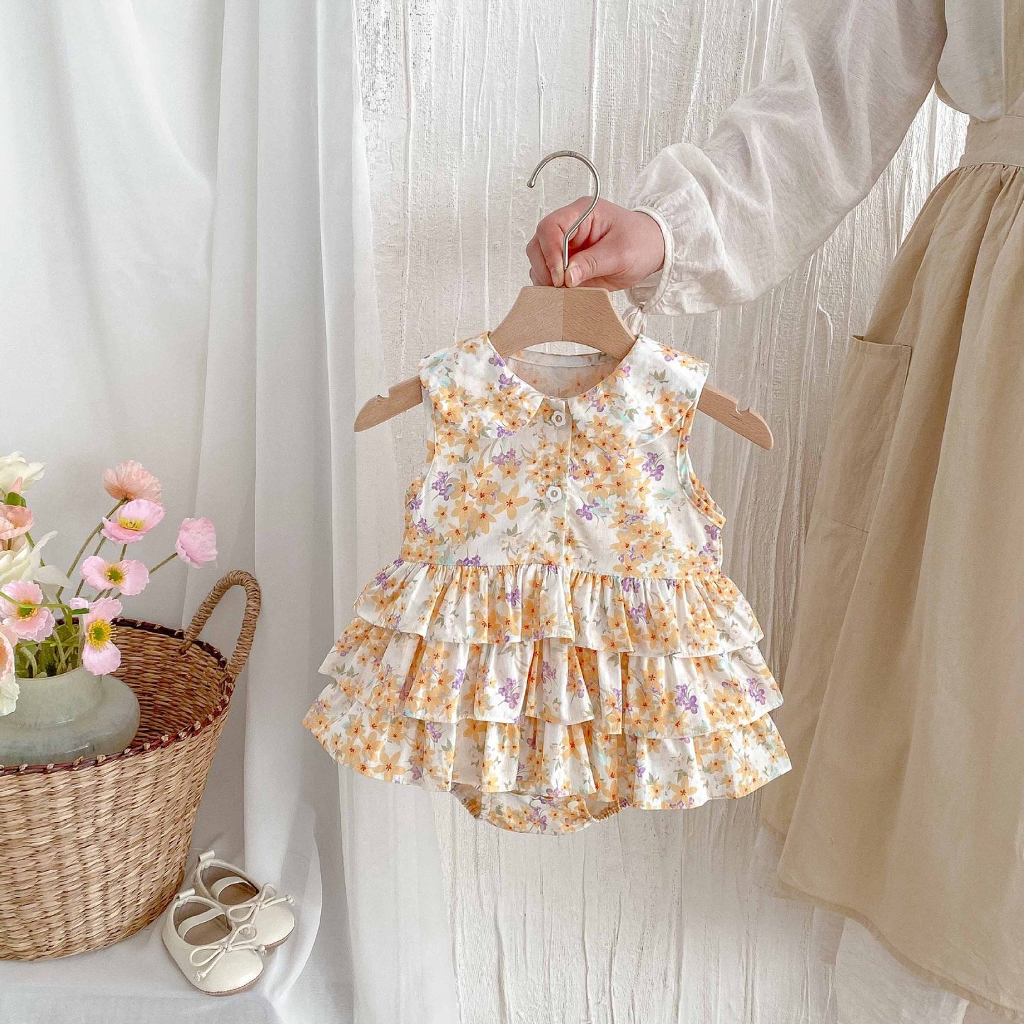 Summer  Arrival Baby Girls Cute Sleeveless Flowers Pattern Ruffle Onesies