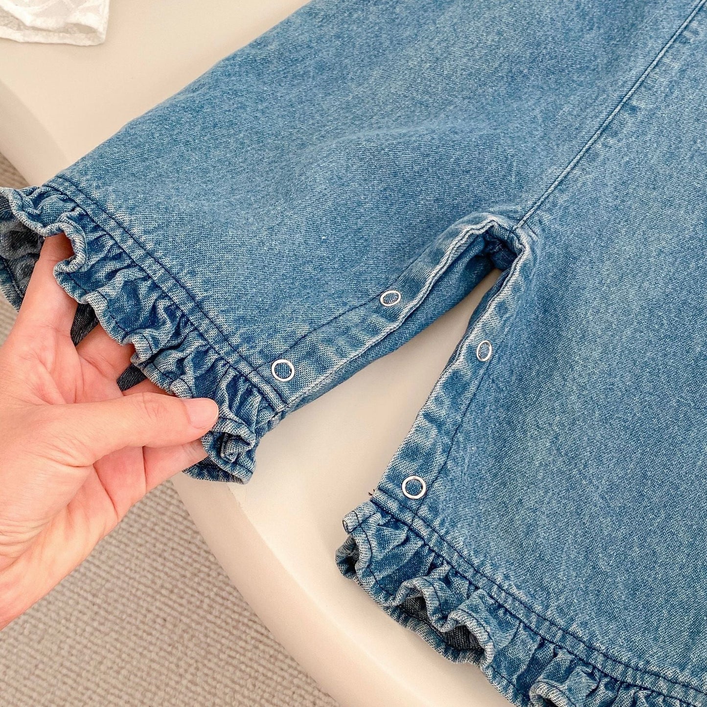 Arrival Spring Girls Long Sleeves Simple Floral Embroidered Top and Denim Overalls Set Clothing Set