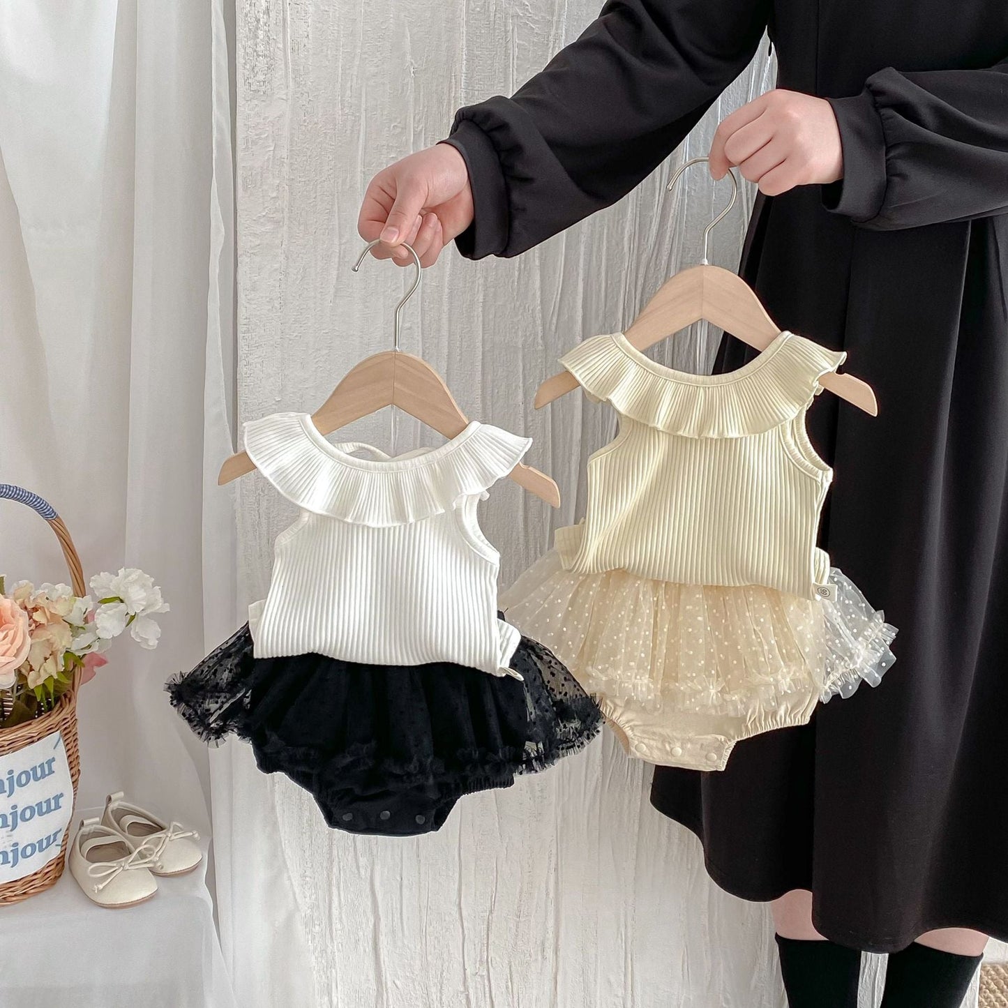 Summer Hot Selling Baby Girls Sleeveless Solid Color Vest and Tulle Patchwork Bloomers Clothing Set