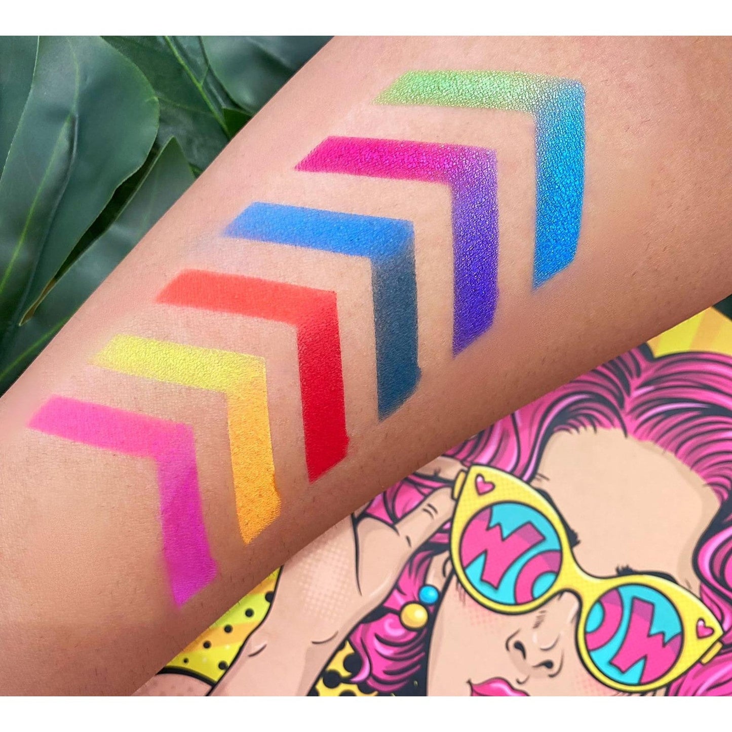 Wow Bundle | Eyeshadow Palette & Neon Pink Brush Set includes