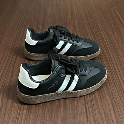 Side Striped Lace Up Round Toe Sneakers