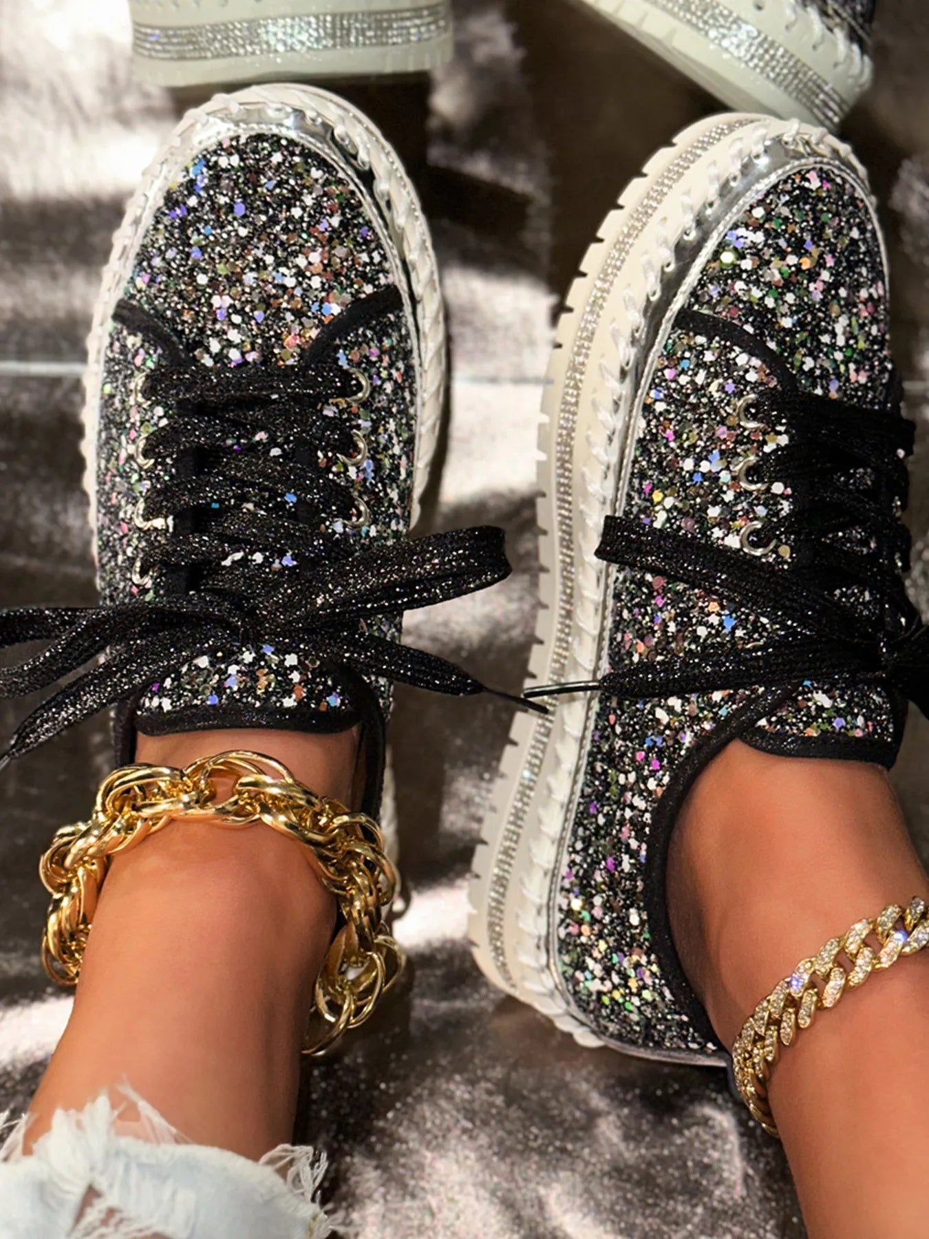 Lace Up Round Toe Platform Sneakers