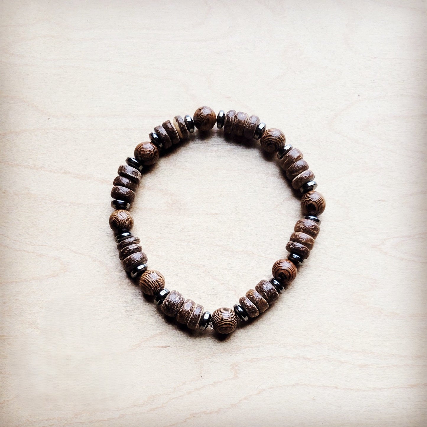 **Wood with black accent beaded bracelet 807sa