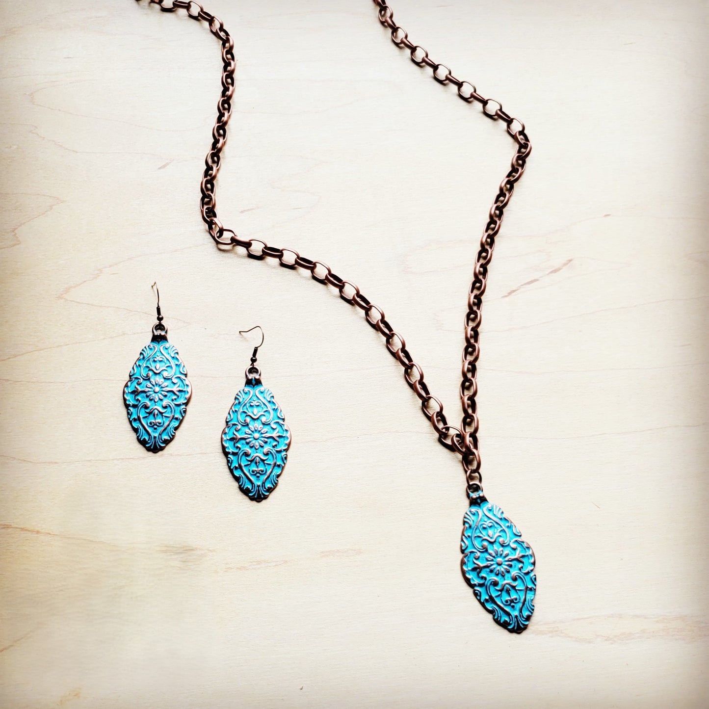 **Antique Layering Necklace w/ Burnished Filigree Pendant 258t