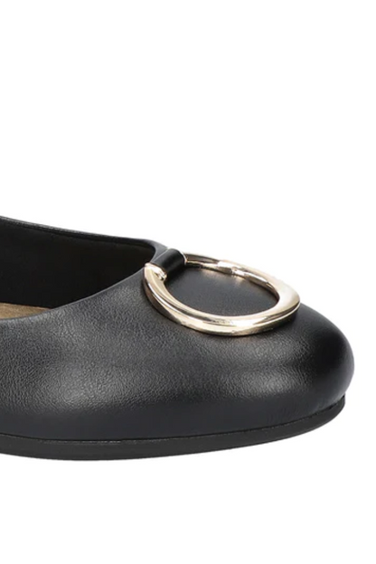 Easy Street Dia Ballet Flats