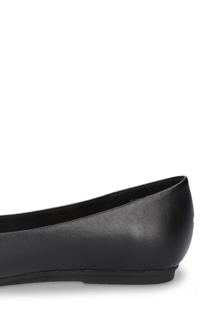 Easy Street Dia Ballet Flats