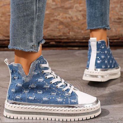 Lace Up Platform Sneaker