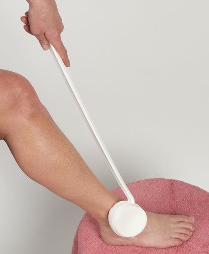 Swiveling Lotion Applicator for Hard to Reach Areas - Long Handle