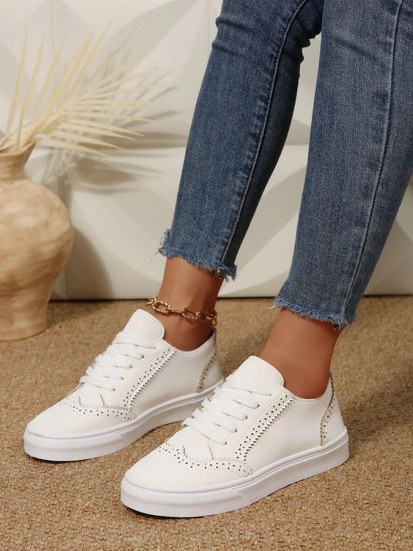 Lace Up Round Toe Platform Sneakers