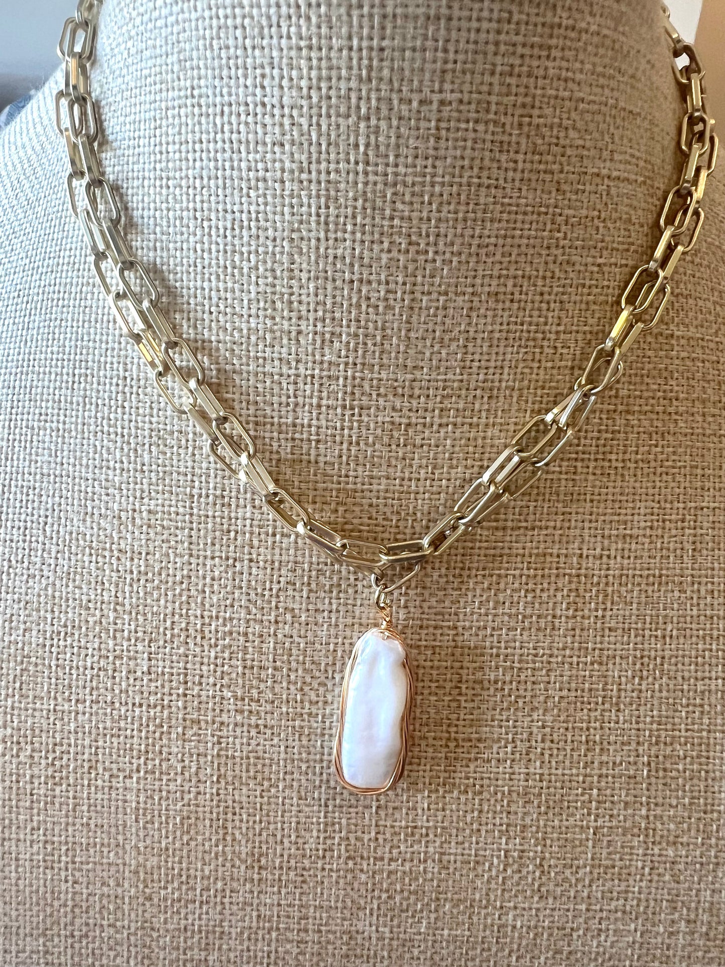 Freshwater Pearl Pendant Necklace