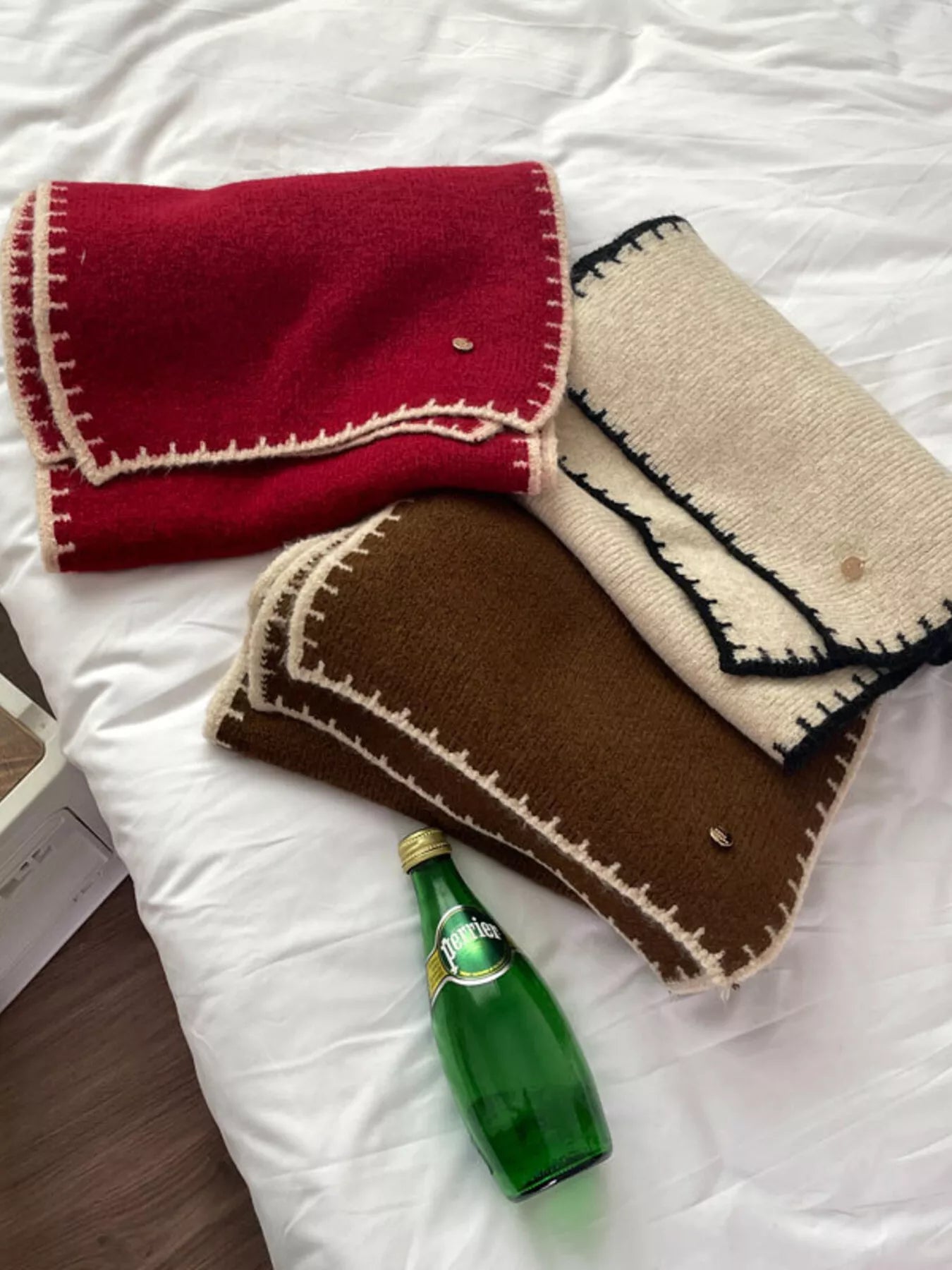 Contrast Trim Knit Scarf