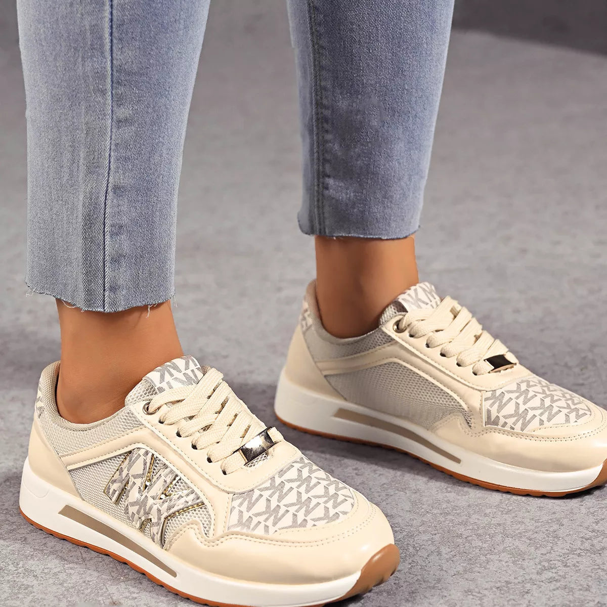 Lace Up Round Toe Sneakers