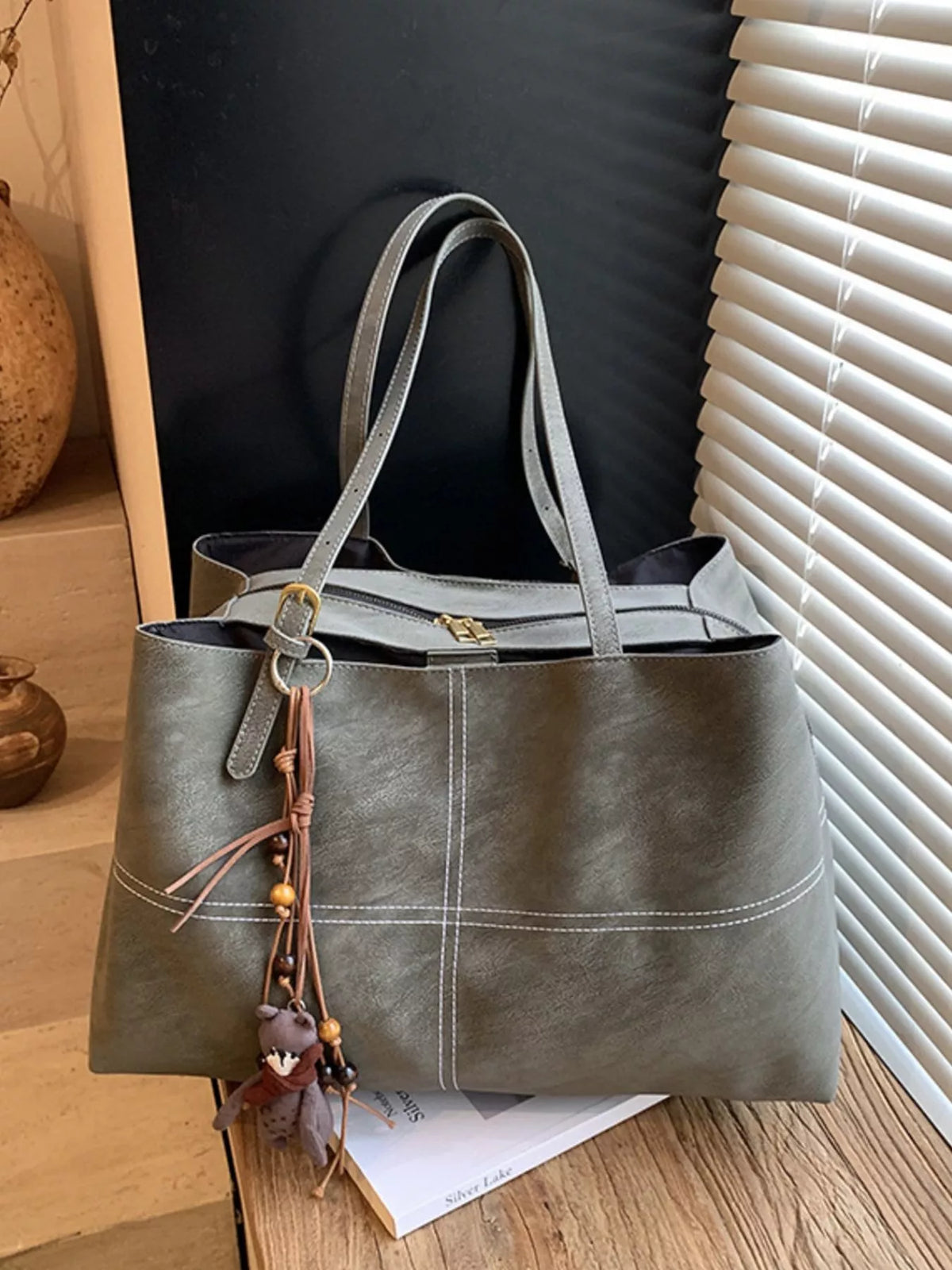 Vintage Style Large Capacity Tote Bag