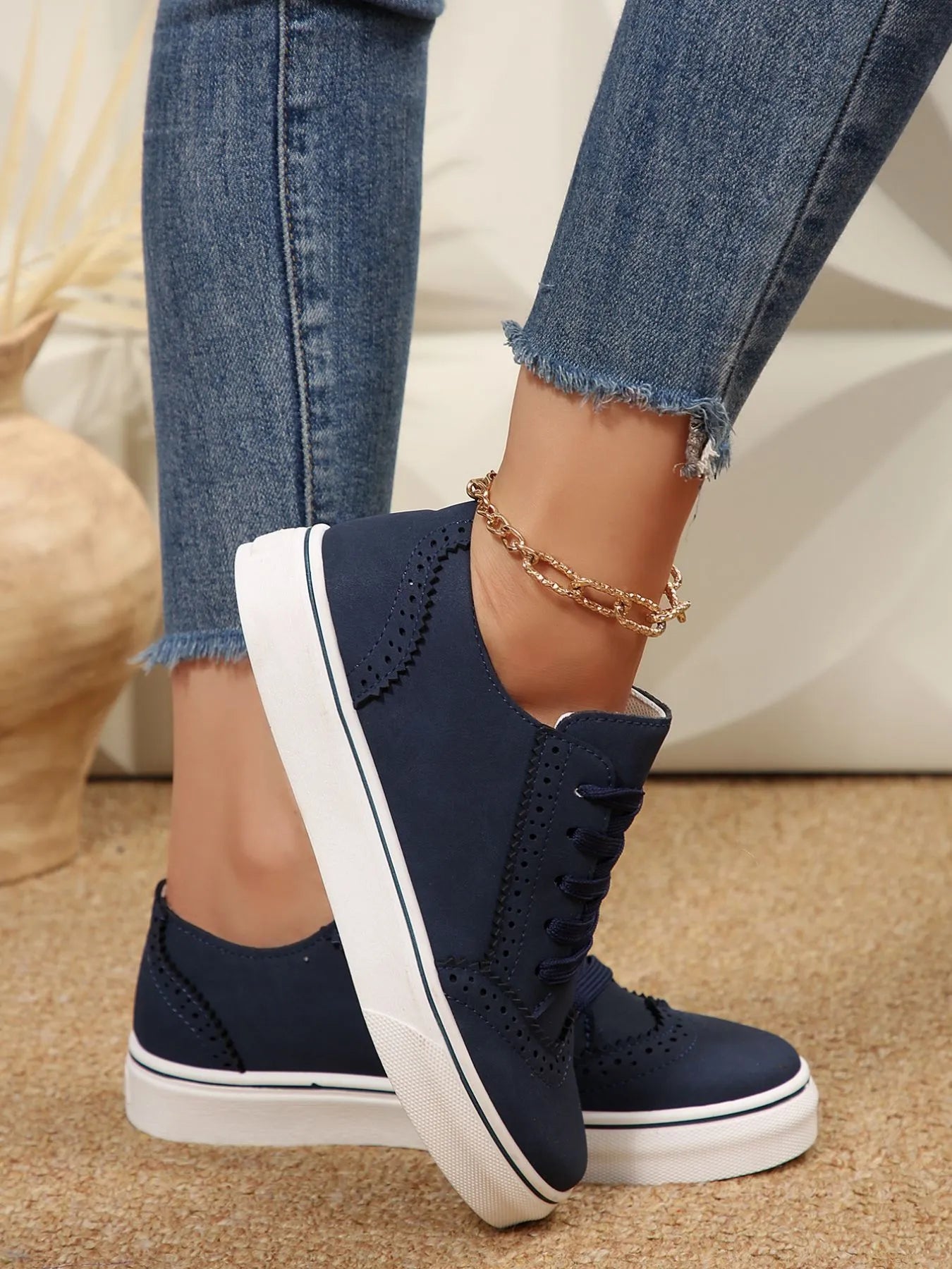 Lace Up Round Toe Platform Sneakers