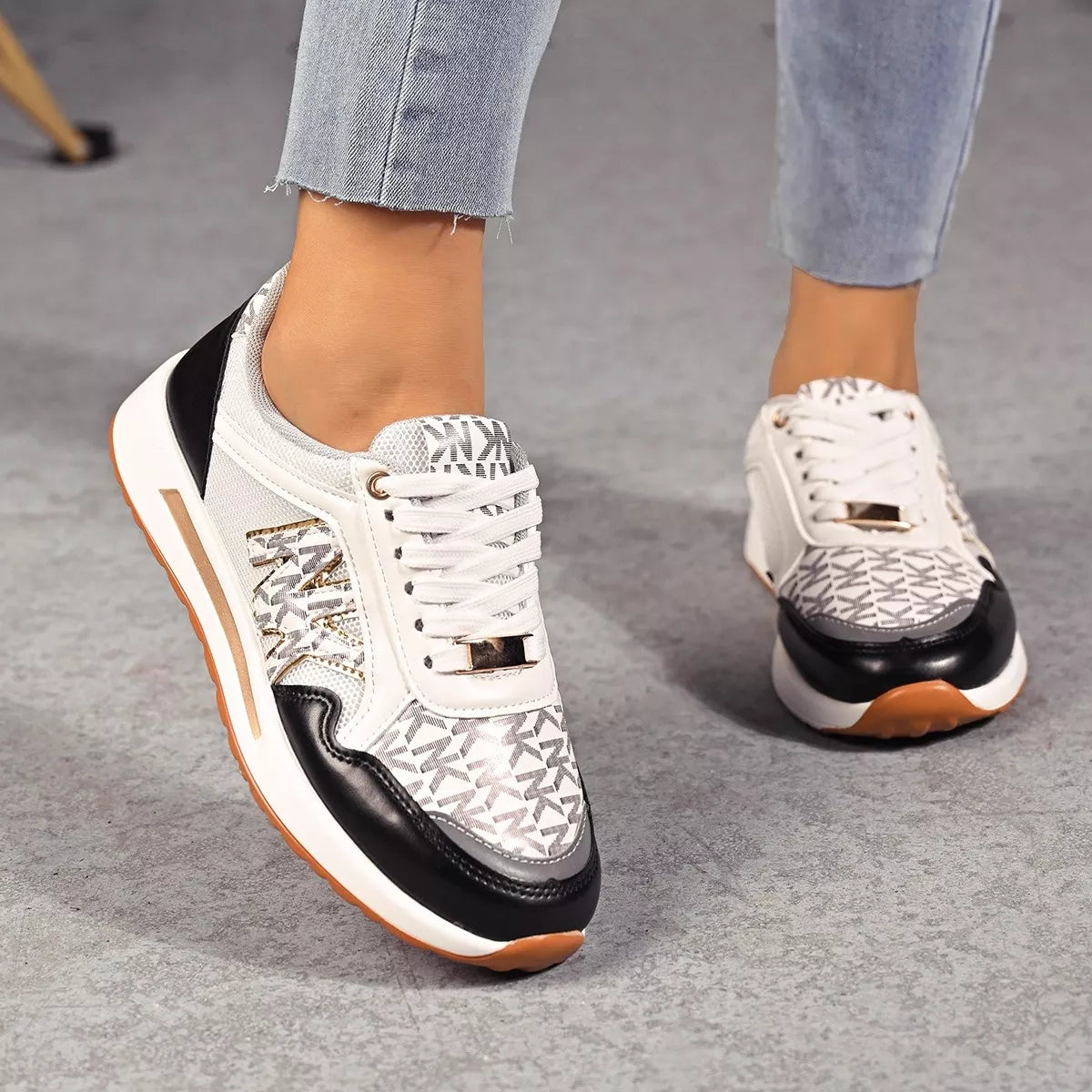 Lace Up Round Toe Sneakers