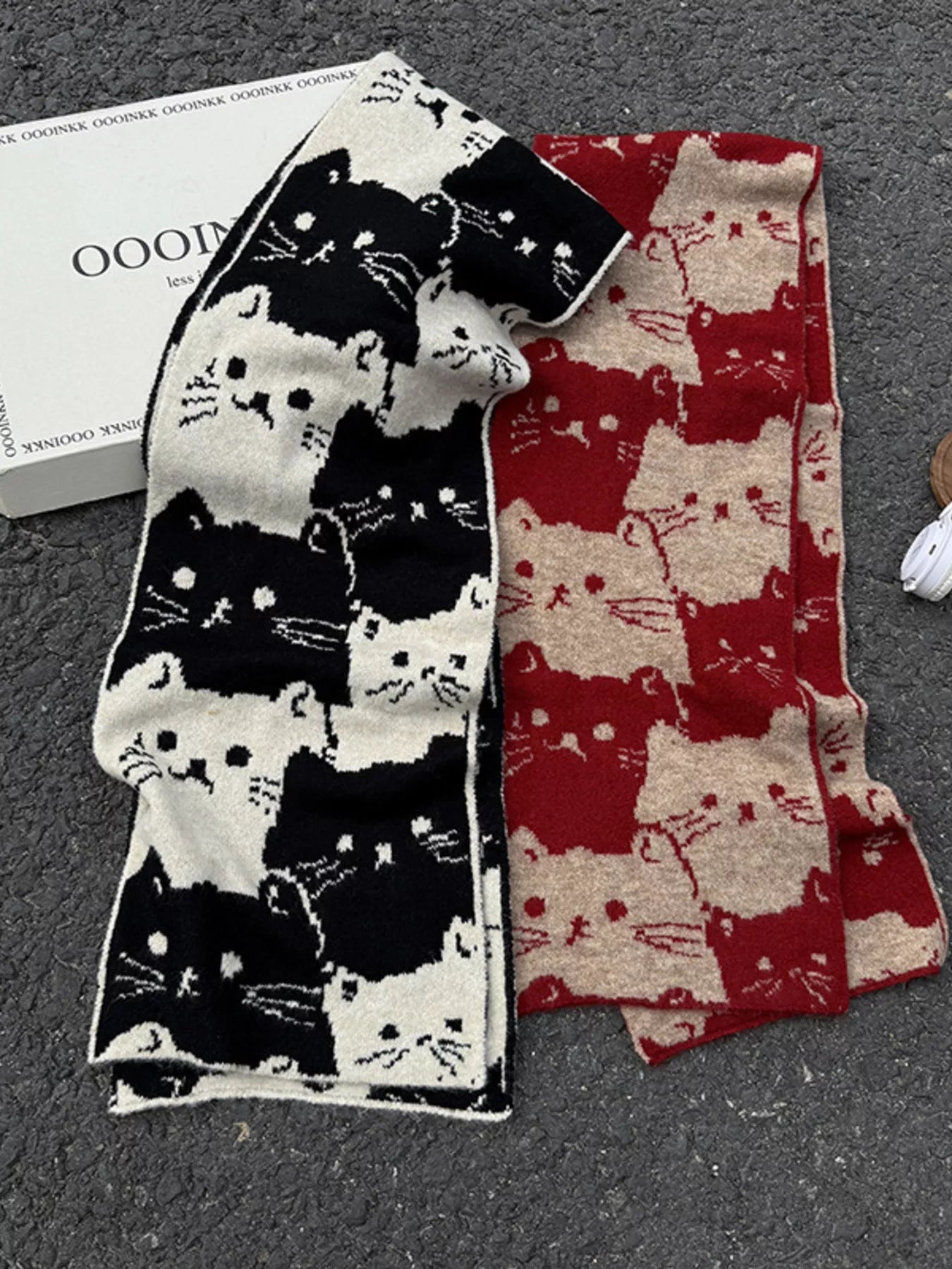Cute Cat Pattern Knitted Scarf