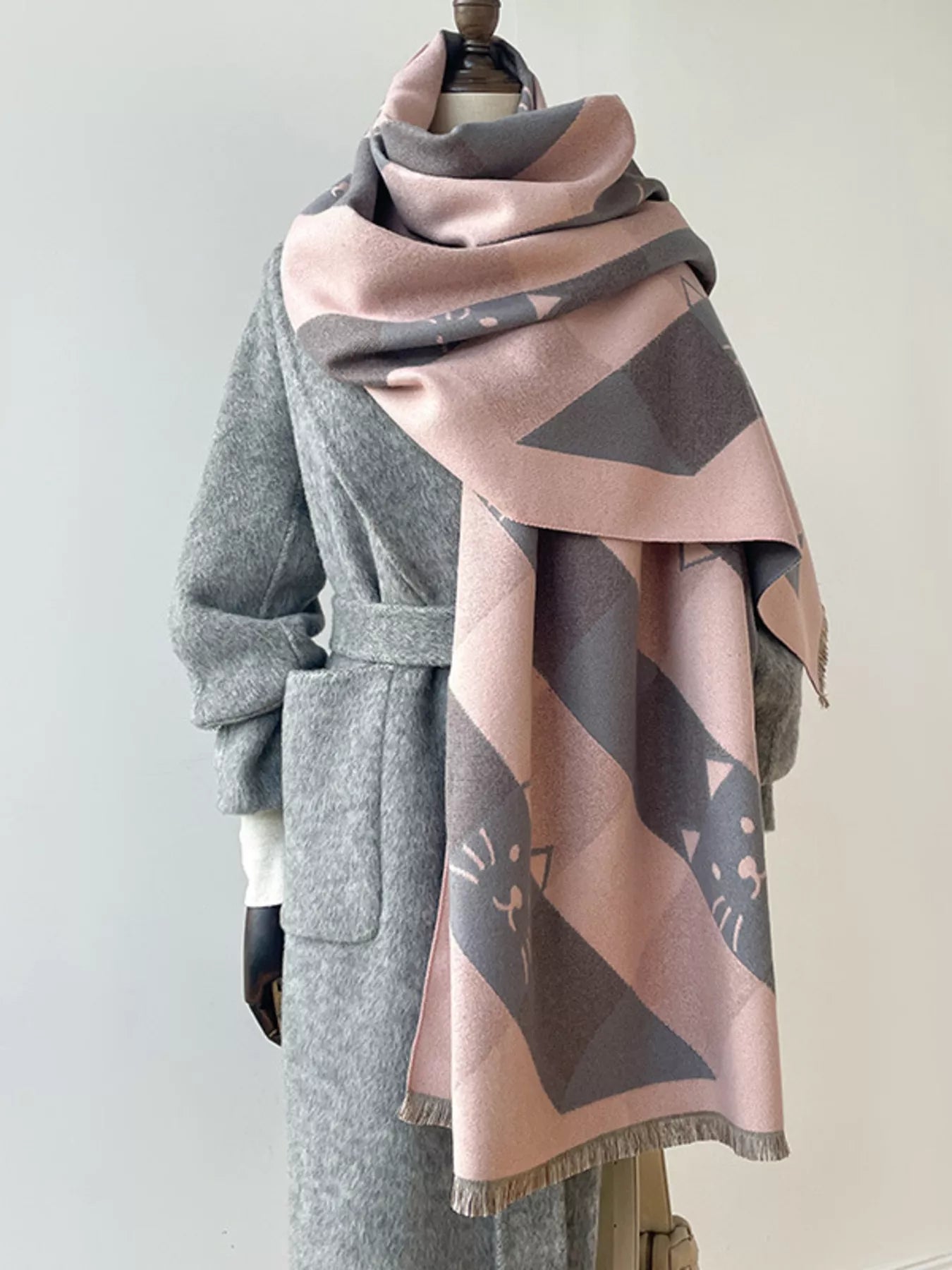 Cute Cat Pattern Plaid Raw Hem Scarf