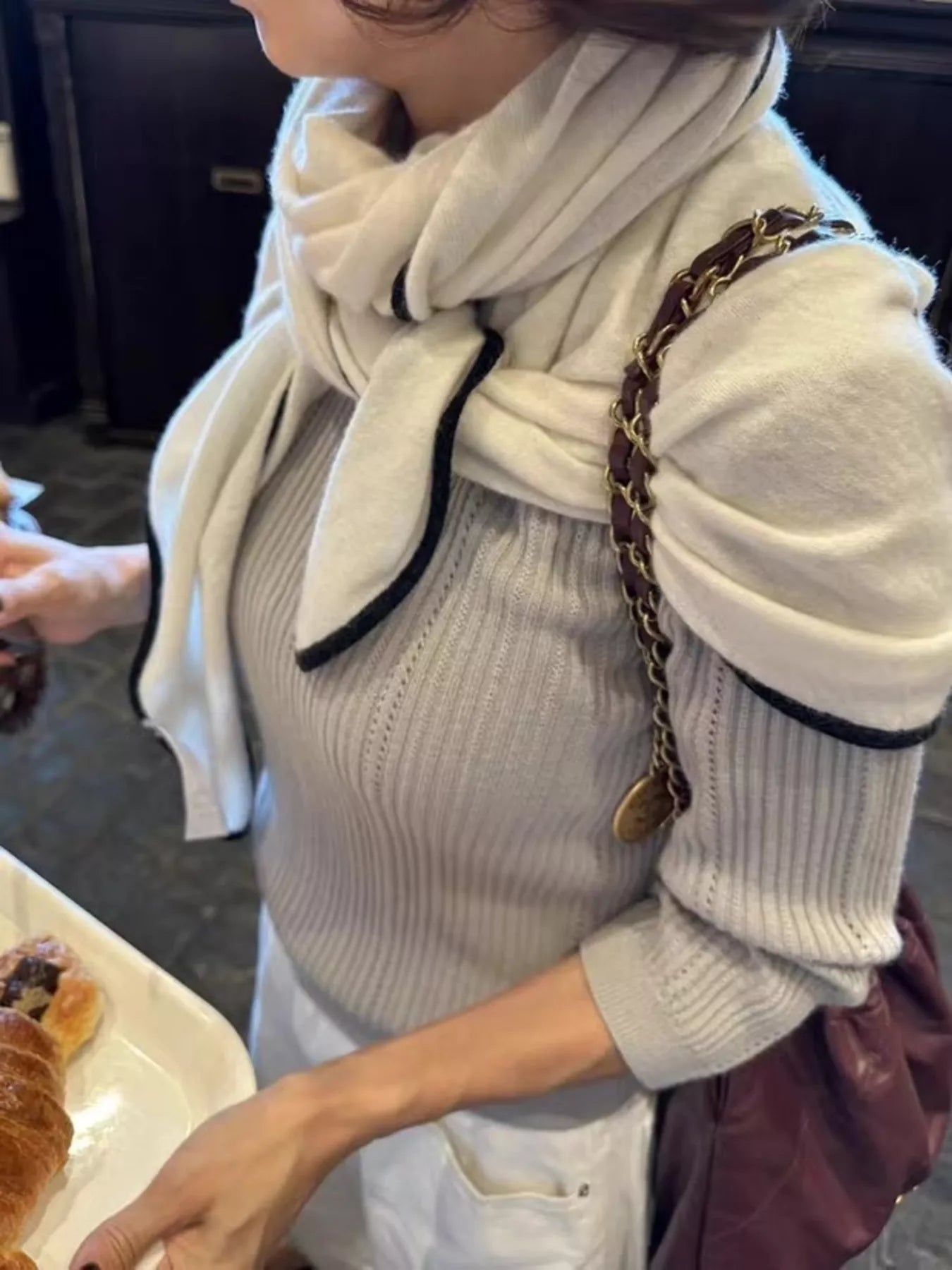 100% Wool Contrast Trim Scarf