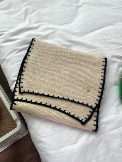 Contrast Trim Knit Scarf