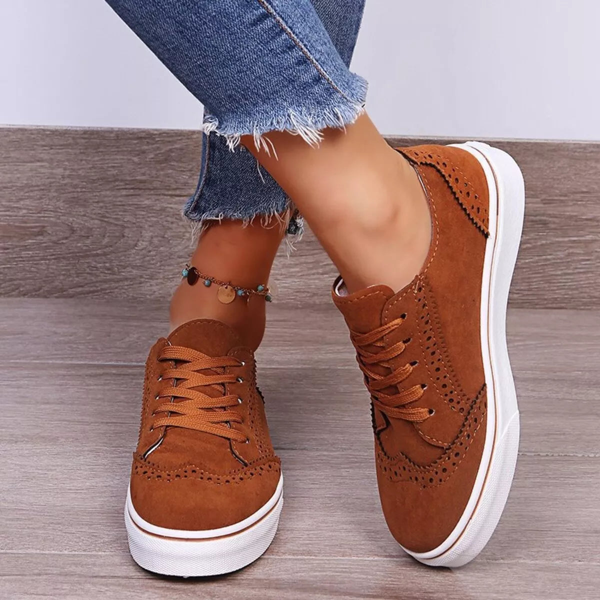 Lace Up Round Toe Sneakers