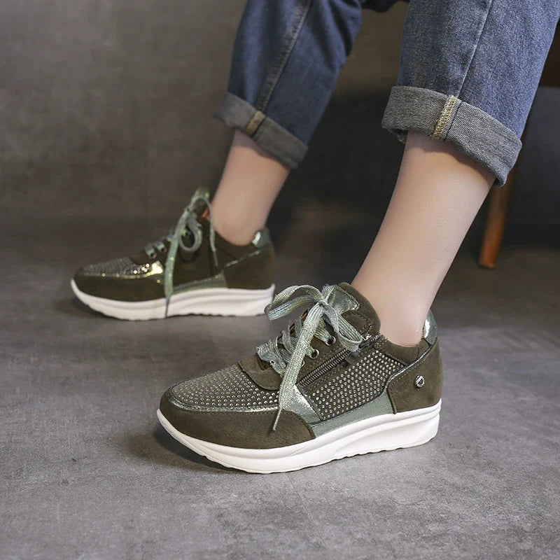 Lace Up Round Toe Sneakers