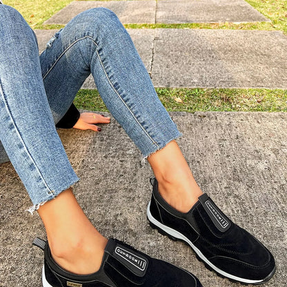 Round Toe Breathable Sneakers