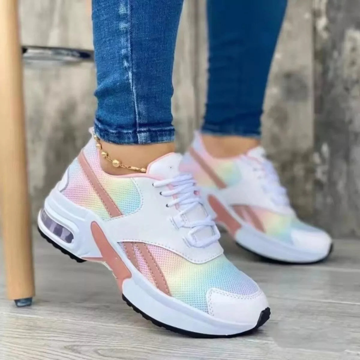 Lace Up Round Toe Sneakers