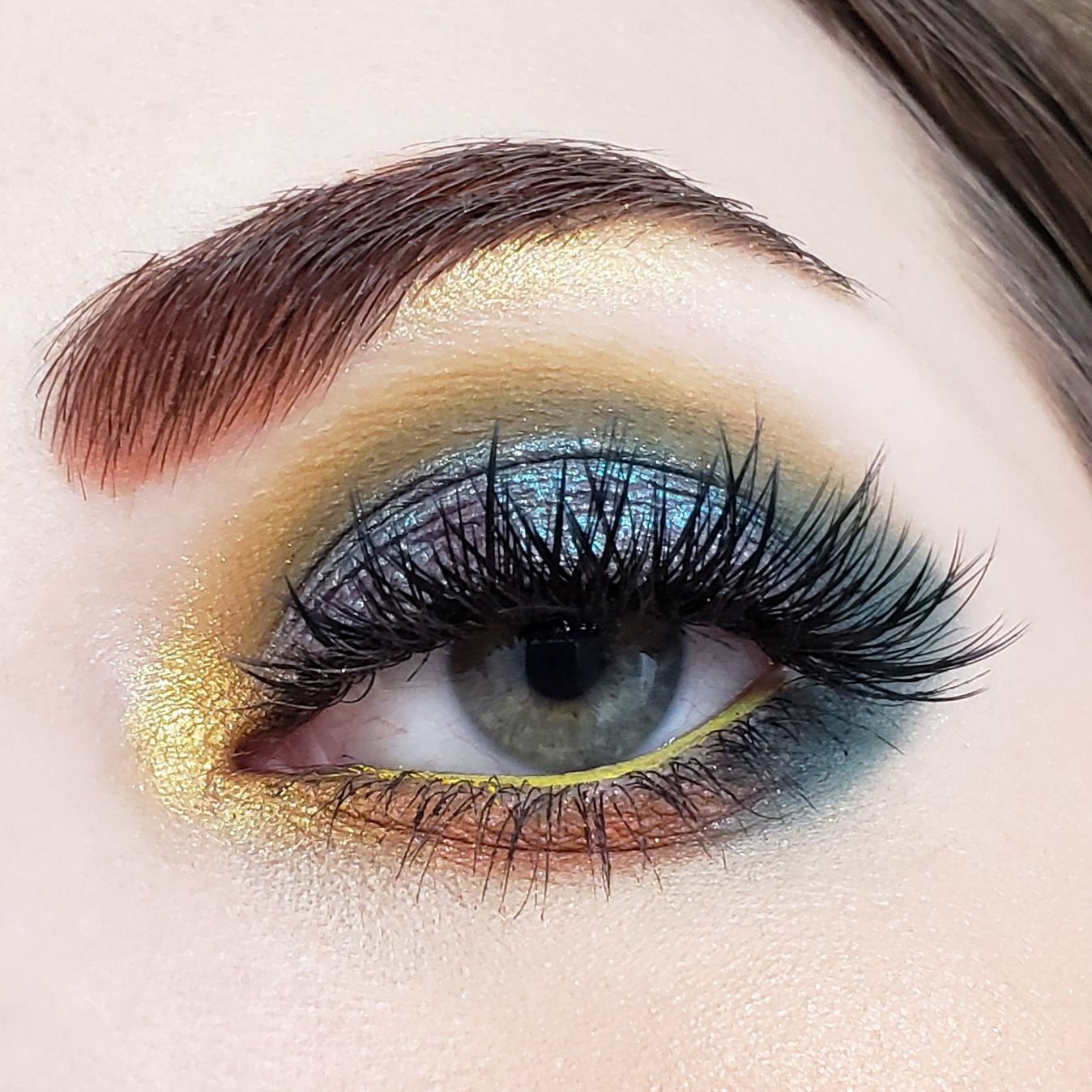 Chroma Eyeshadow Palette CL01