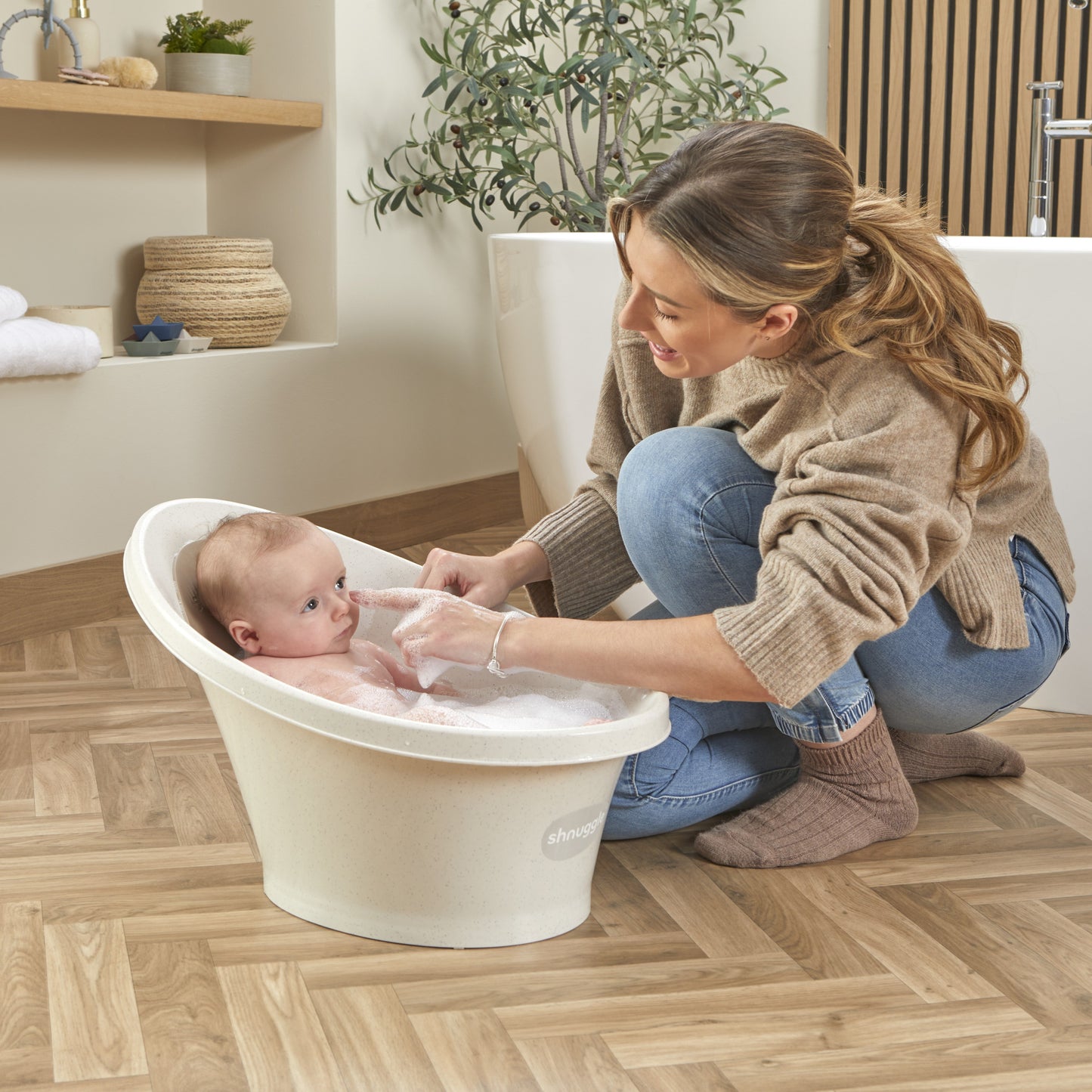 Shnuggle Baby Bath | Newborn baby bath Support with Bum Bump | Compact Bathtub for babies | Bath Seat Suitable from Birth