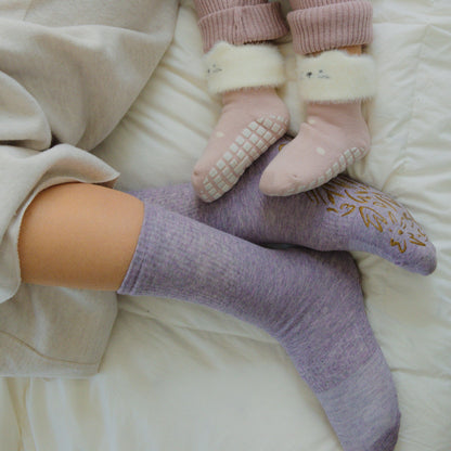 Serene Socks- Adult Organic Cotton Non-Slip Socks- 4 Seasons- Lavender- 2 Pairs