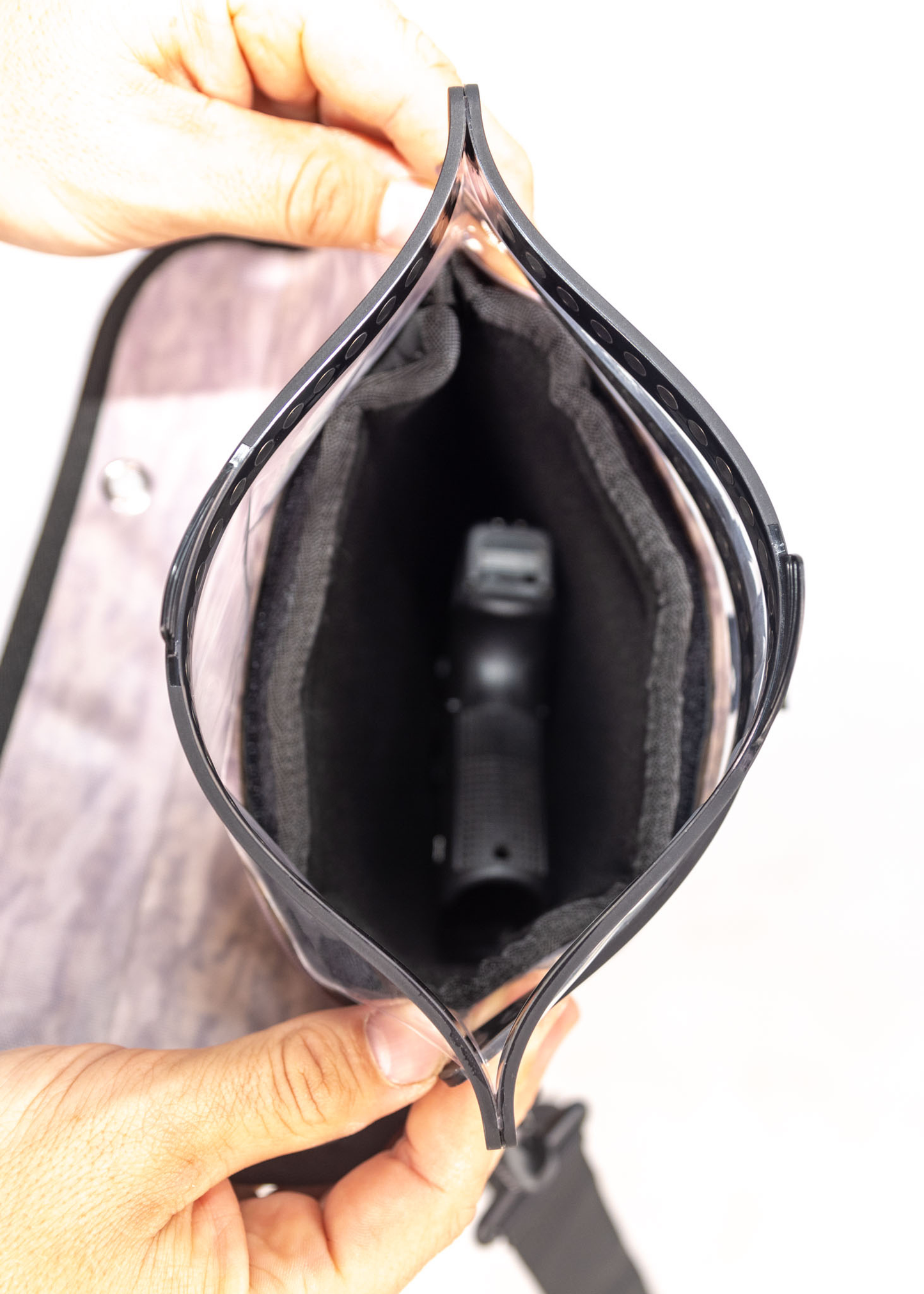 Mossy Oak - Auto-Sealing, Waterproof, Floating, Scent Proof Universal Pistol / Utility Dry Bag