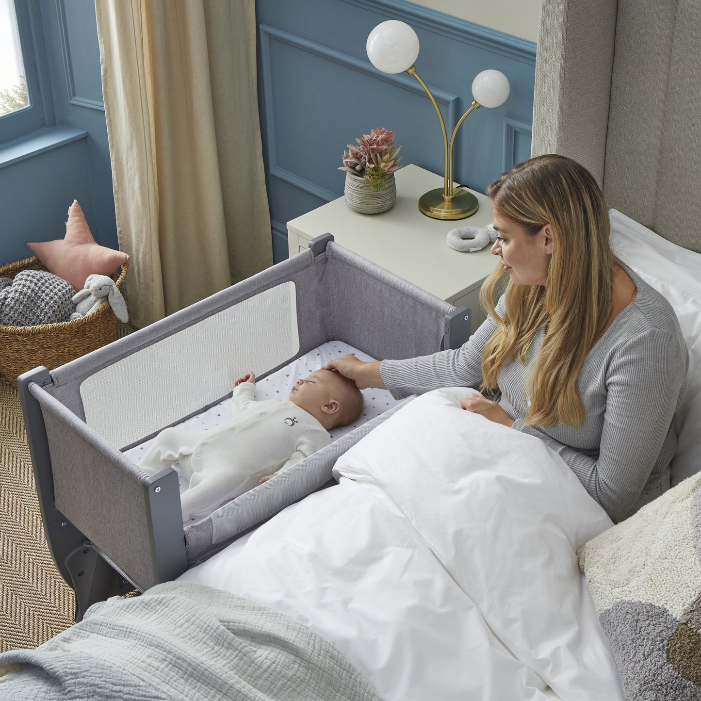 Shnuggle Air Lite Bedside Crib | Height Adjustable Baby Bed with Mattress