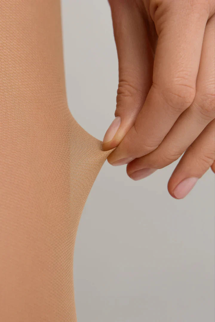 Conte Tulle 30 Den - Classic Matte Tulle Effect Sheer to Waist Women's Tights (17С-105СП)