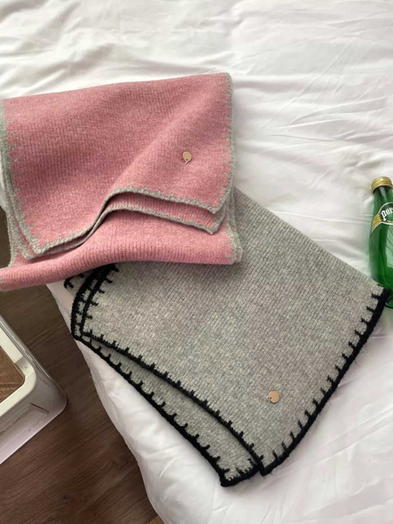 Contrast Trim Knit Scarf