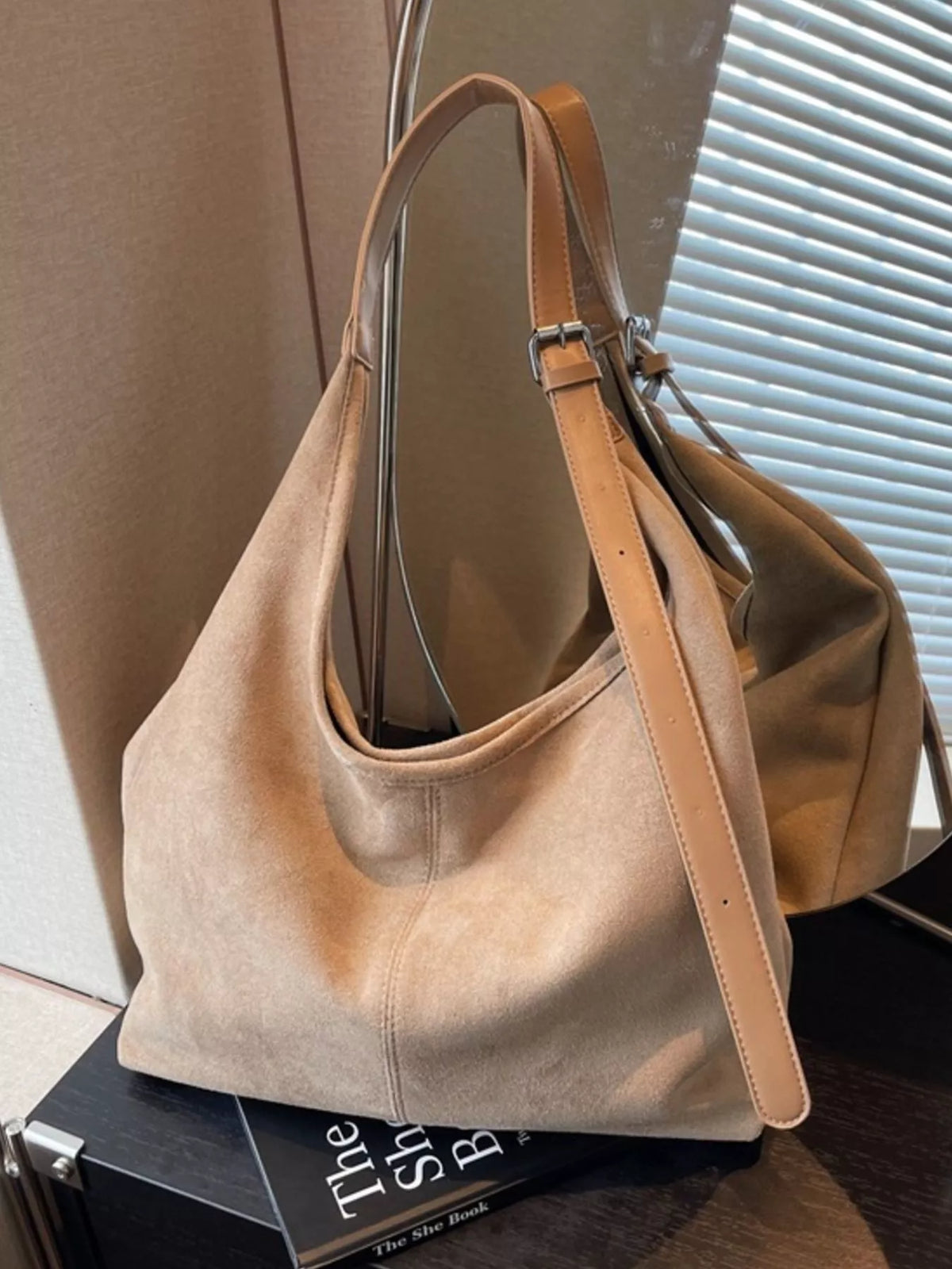 Lightweight Adjustable Strap Handbag