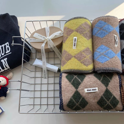 Argyle Pattern Warm Scarf