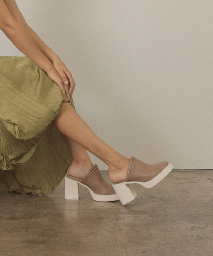 THE AVA CLOG