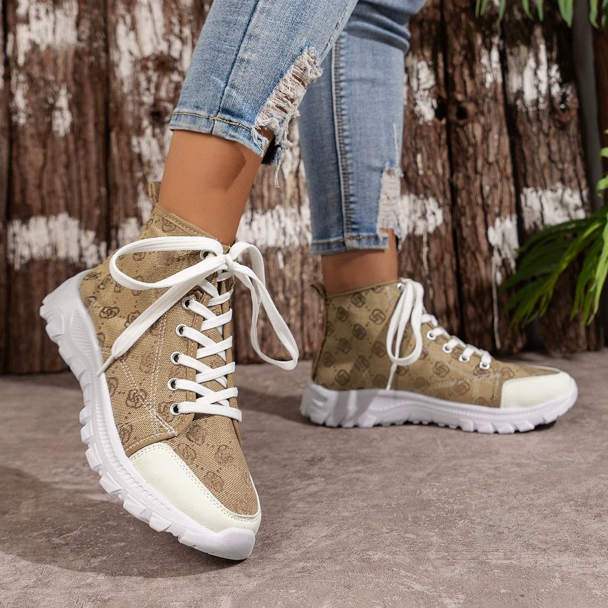 Lace Up Round Toe Sneakers