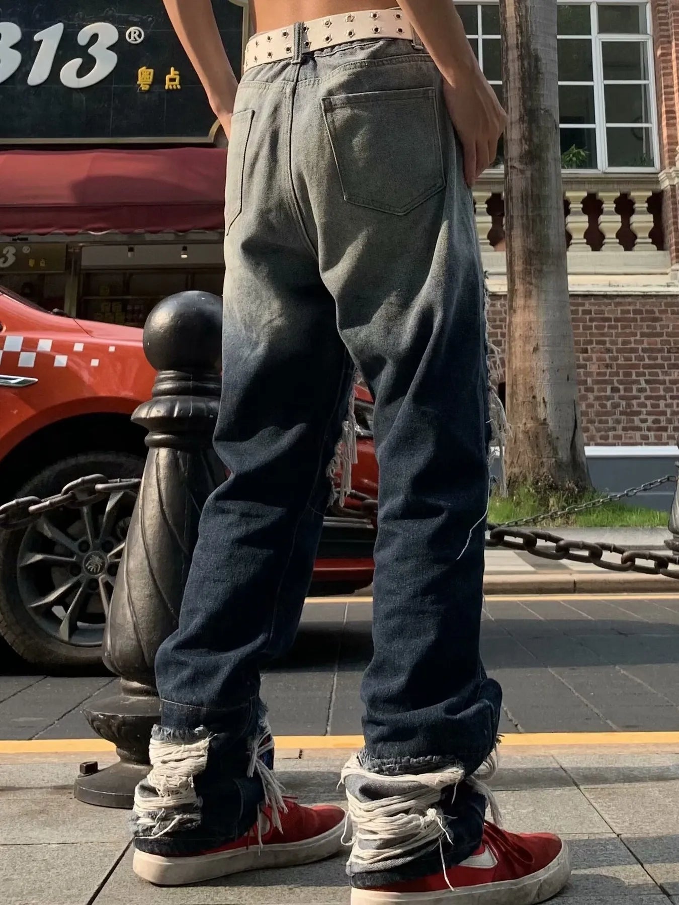 Men's Distressed Wash Loose Fit Jeans